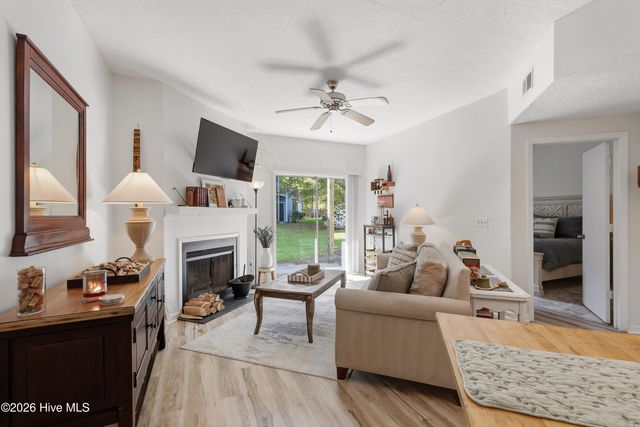 4230 Wilshire Boulevard Apt 104, Wilmington, NC 28403