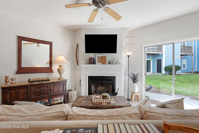 4230 Wilshire Boulevard Apt 104, Wilmington, NC 28403