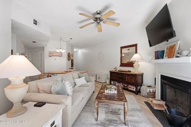 4230 Wilshire Boulevard Apt 104, Wilmington, NC 28403