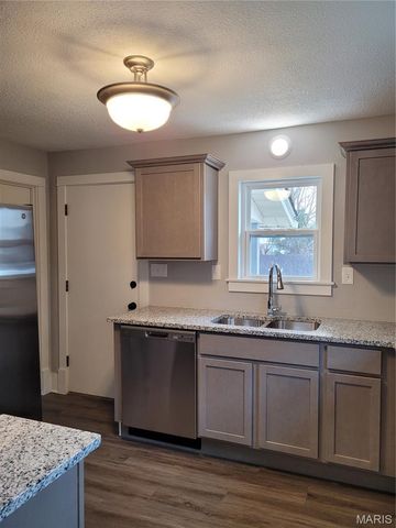 202 Wisconsin Avenue, Alton, IL 62002