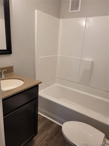 202 Wisconsin Avenue, Alton, IL 62002