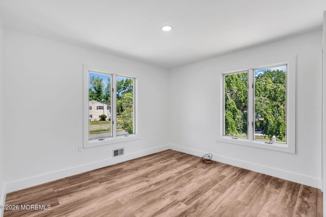 24 Woodlark Road, Toms River, NJ 08755