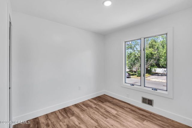24 Woodlark Road, Toms River, NJ 08755