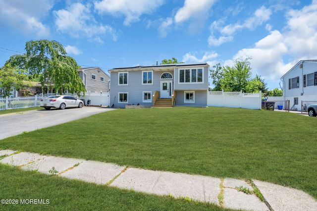 24 Woodlark Road, Toms River, NJ 08755