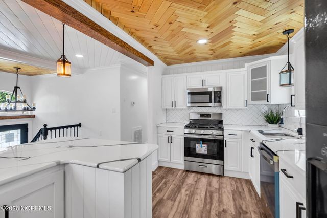 24 Woodlark Road, Toms River, NJ 08755