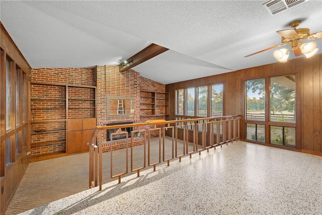 16121 Fm 2620 Road, Bedias, TX 77831