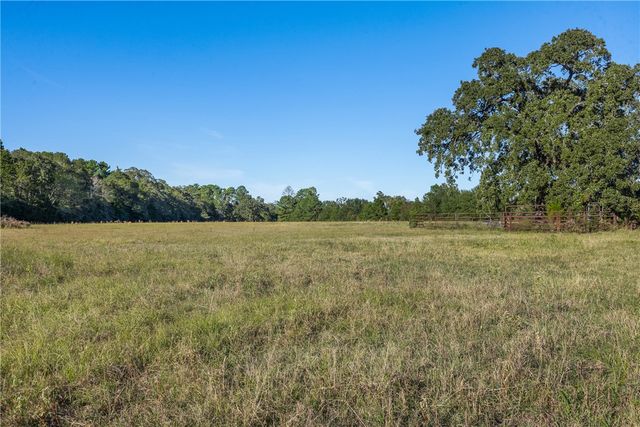 16121 Fm 2620 Road, Bedias, TX 77831