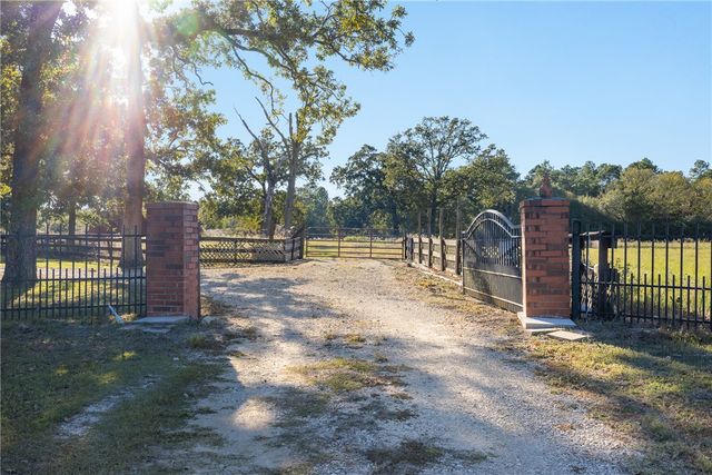 16121 Fm 2620 Road, Bedias, TX 77831