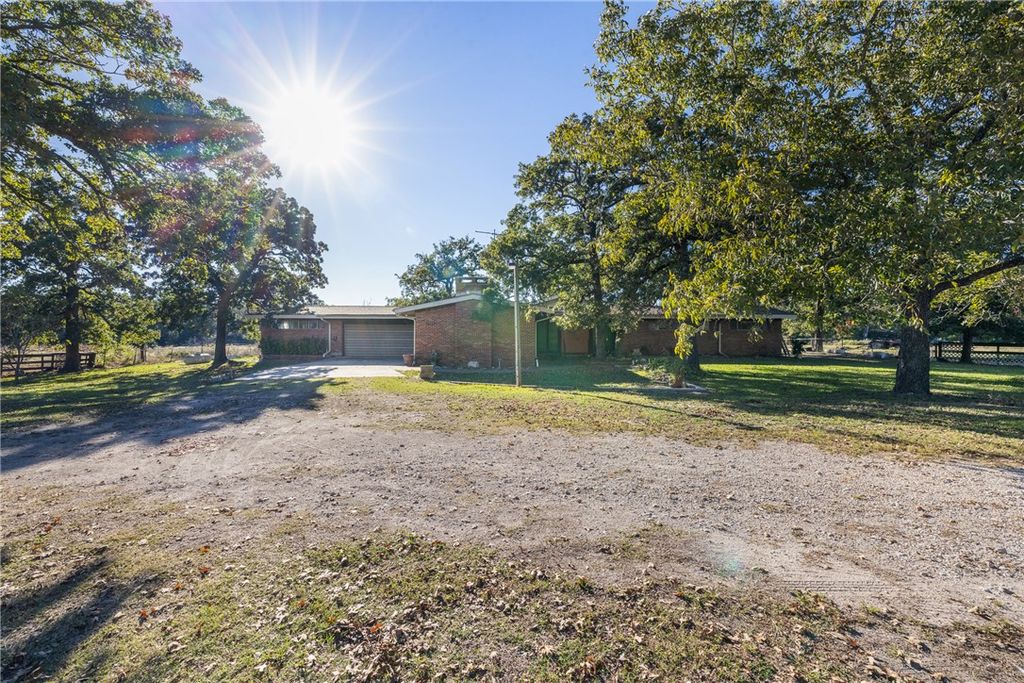 16121 Fm 2620 Road, Bedias, TX 77831