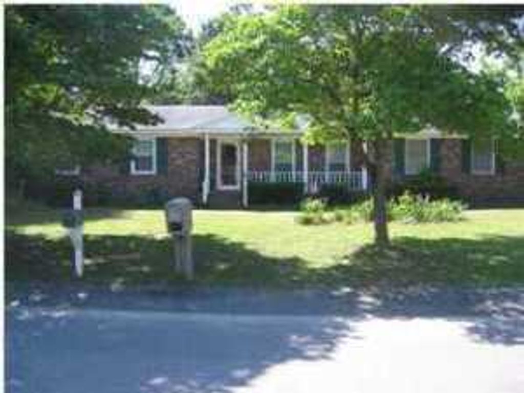 111 Lionel B, Summerville, SC 29483