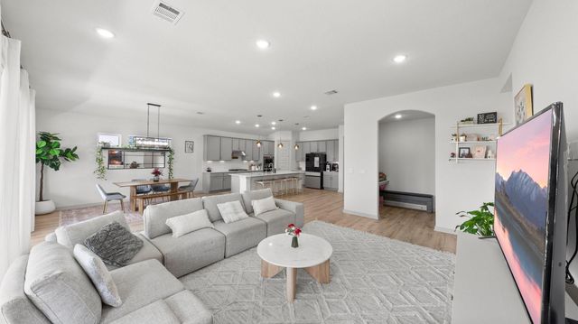 1904 Jay Bird LN, Leander, TX 78641