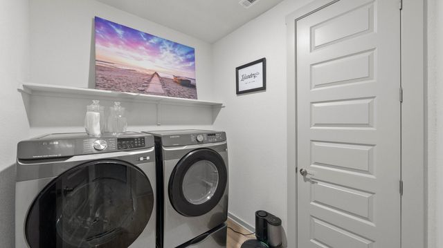 1904 Jay Bird LN, Leander, TX 78641