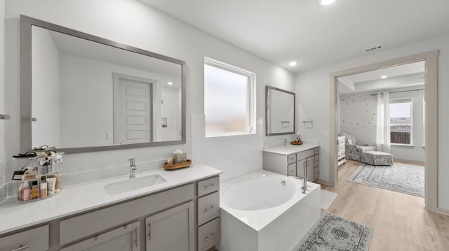 1904 Jay Bird LN, Leander, TX 78641