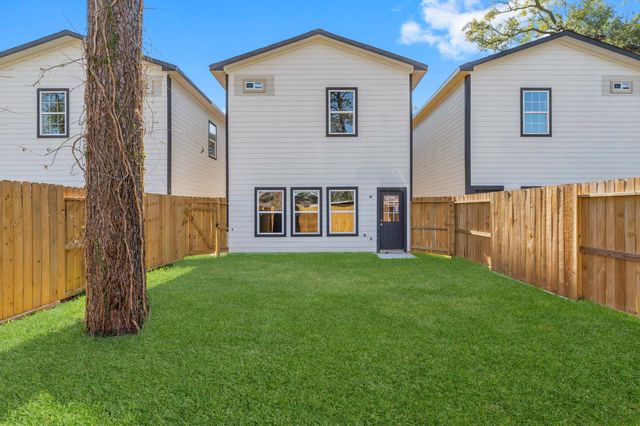 8153 Crestview Drive, Houston, TX 77028