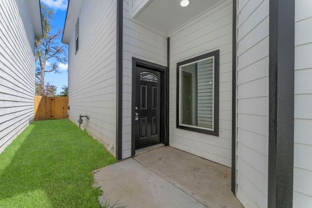 8153 Crestview Drive, Houston, TX 77028