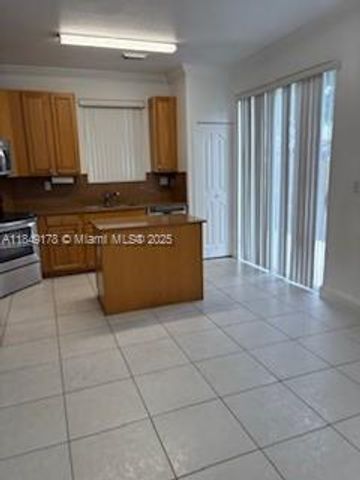 11543 NW 80th St, Doral, FL 33178