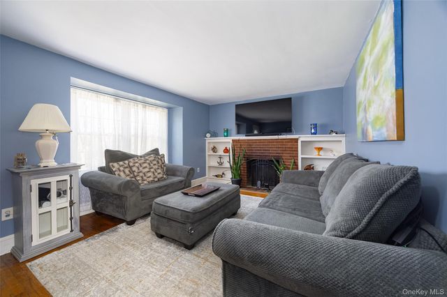 14 Van Wert Place, Hyde Park, NY 12538