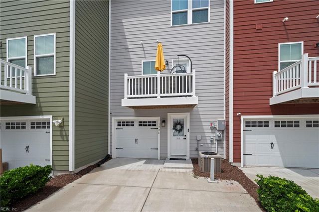 1726 Defiance DR, Chesapeake, VA 23323