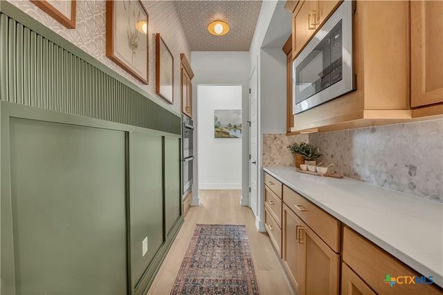 6612 King Oaks Boulevard, Salado, TX 76571