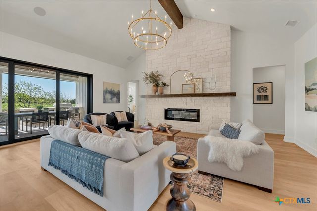 6612 King Oaks Boulevard, Salado, TX 76571