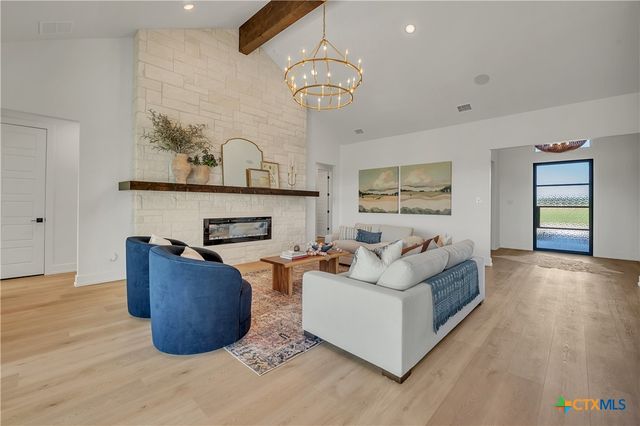 6612 King Oaks Boulevard, Salado, TX 76571