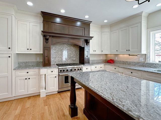 9 Vine St, Newton, MA 02467