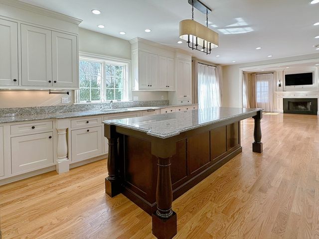 9 Vine St, Newton, MA 02467