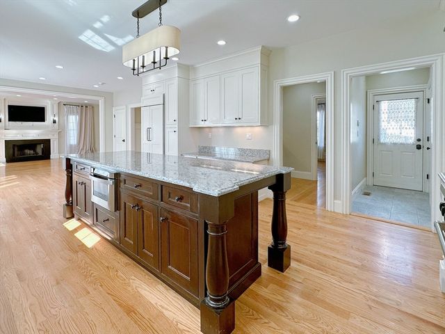 9 Vine St, Newton, MA 02467