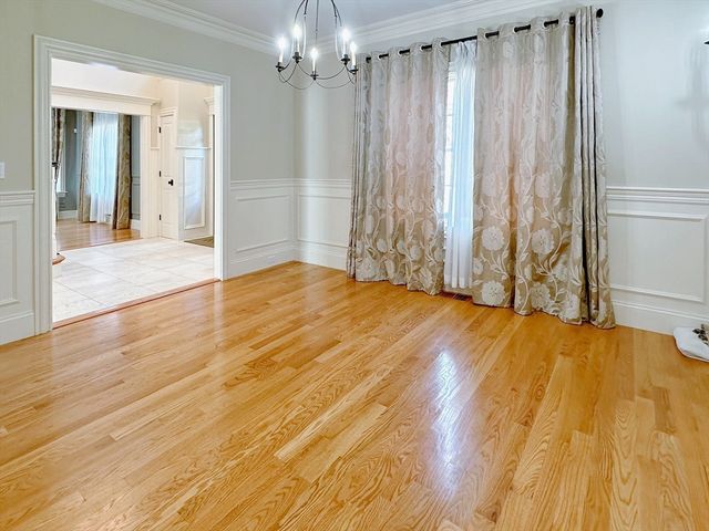 9 Vine St, Newton, MA 02467