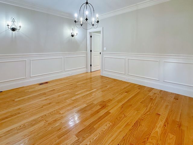 9 Vine St, Newton, MA 02467