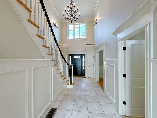 9 Vine St, Newton, MA 02467