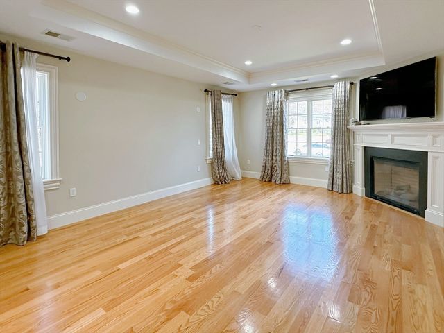 9 Vine St, Newton, MA 02467