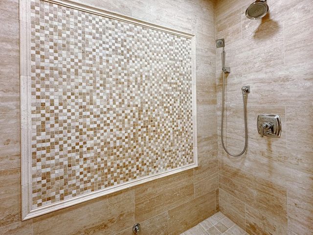 9 Vine St, Newton, MA 02467