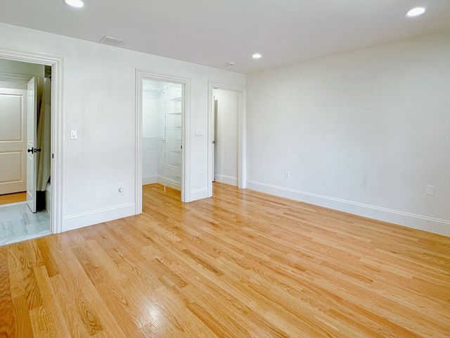 9 Vine St, Newton, MA 02467