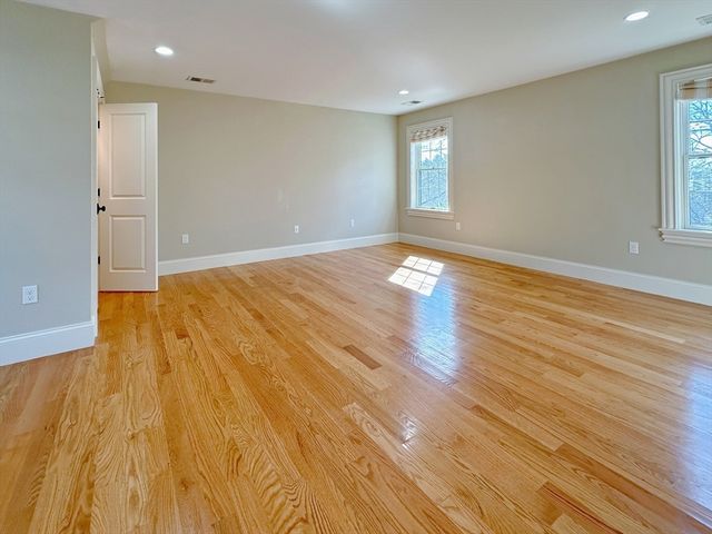 9 Vine St, Newton, MA 02467