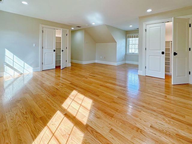 9 Vine St, Newton, MA 02467