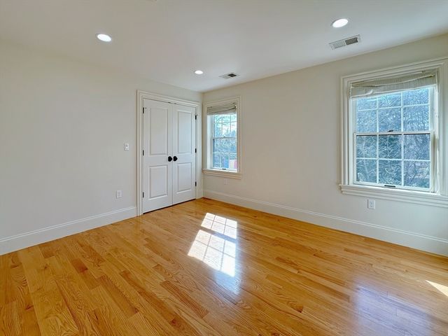 9 Vine St, Newton, MA 02467