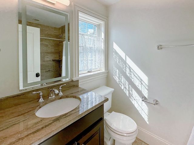 9 Vine St, Newton, MA 02467