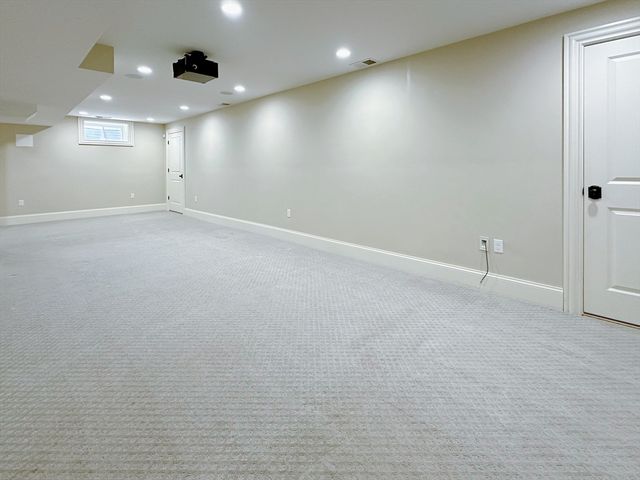 9 Vine St, Newton, MA 02467