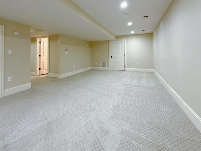 9 Vine St, Newton, MA 02467