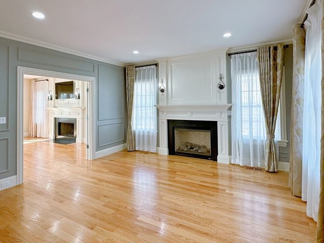 9 Vine St, Newton, MA 02467