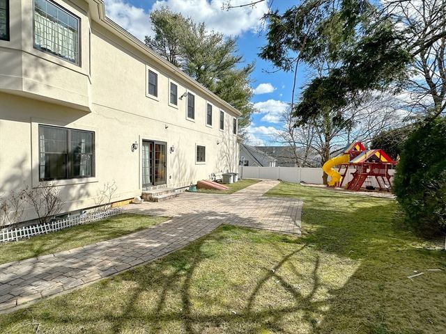 9 Vine St, Newton, MA 02467