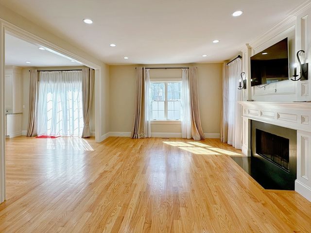 9 Vine St, Newton, MA 02467