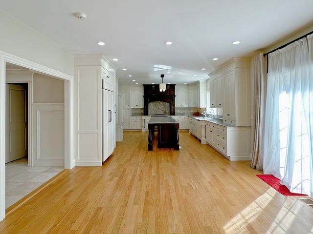9 Vine St, Newton, MA 02467