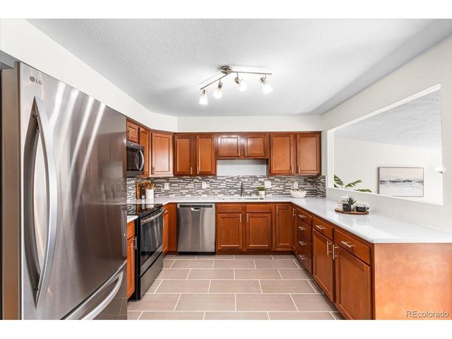 6764 Newland St, Arvada, CO 80003