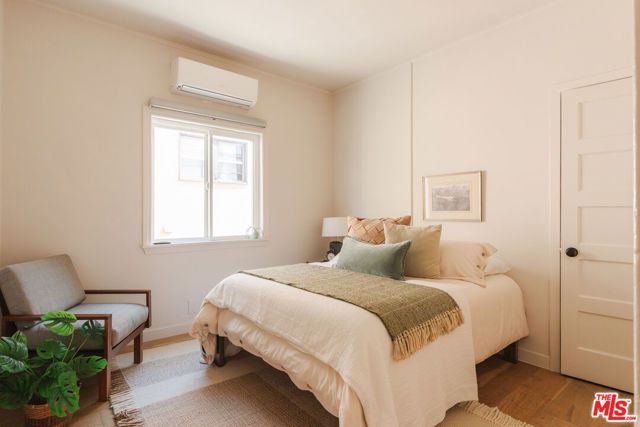 1224 N Hoover Street, Los Angeles, CA 90029