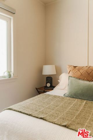 1224 N Hoover Street, Los Angeles, CA 90029