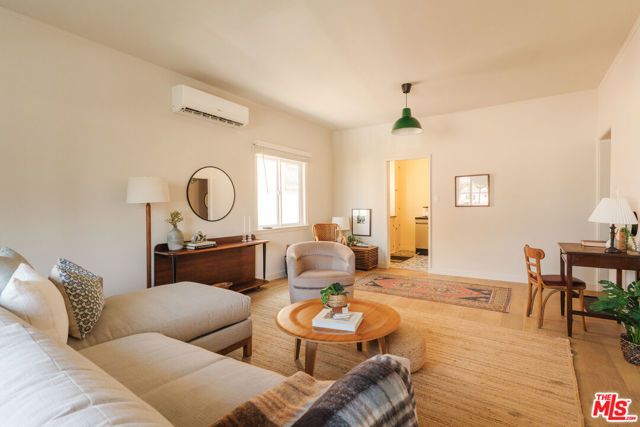 1224 N Hoover Street, Los Angeles, CA 90029