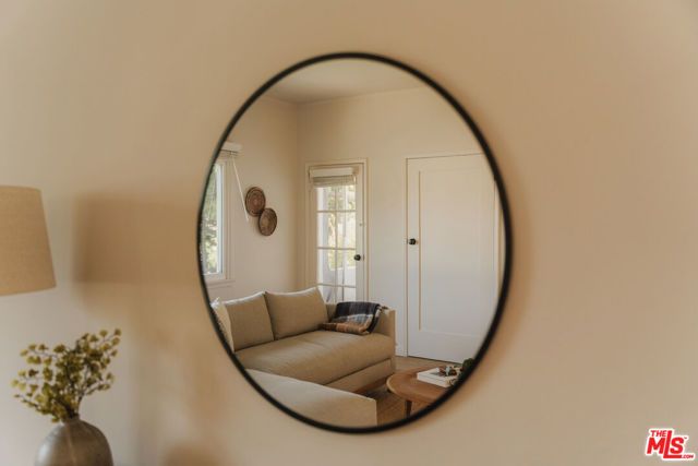 1224 N Hoover Street, Los Angeles, CA 90029