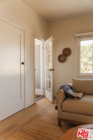 1224 N Hoover Street, Los Angeles, CA 90029